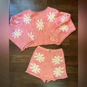 Pink and White Daisy sweater shorts set from Amazon